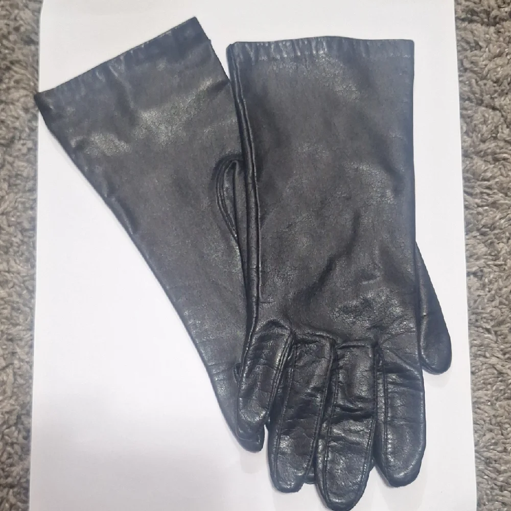 Fownes Black Leather Women's Driving Gloves - M